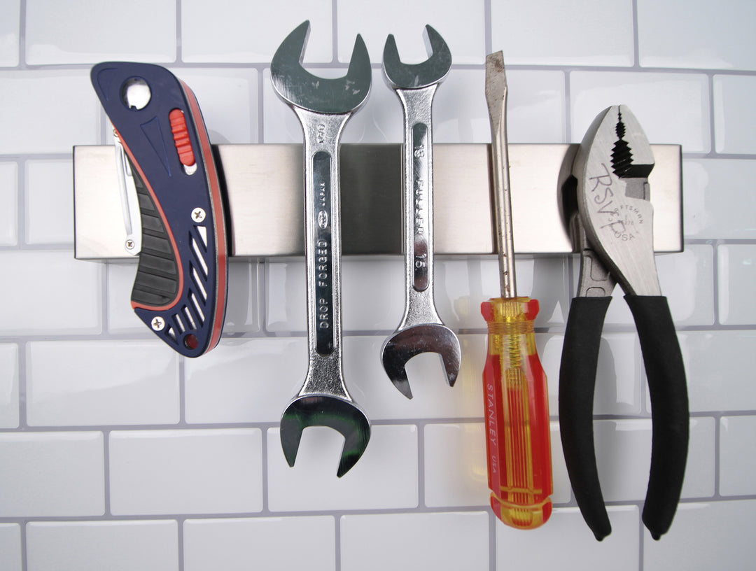 Endurance® Deluxe Magnetic Knife Bar, 10